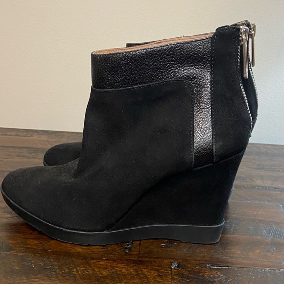 Donald J Pliner Chez Wedge Ankle Boots Black Trimmed Textured Leather Size 7 - Picture 1 of 10